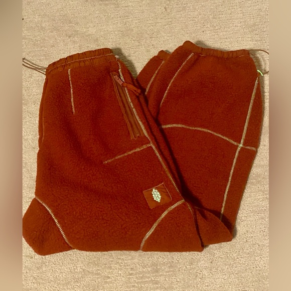 FP Free People Movement Hit The Slopes Burgundy Pants - Picture 6 of 10